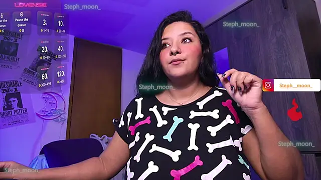 Snapshot of Steph_moon_ chatting on 12-10-24, 11:08 Steph moon online show from 12-10-24, 11:08