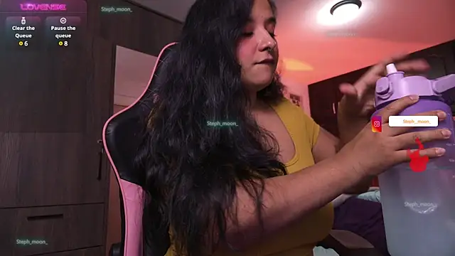 Snapshot of Steph_moon_ chatting on 03-15-25, 01:19 Steph moon online show from 03-15-25, 01:19