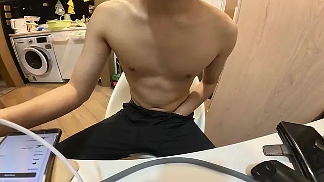 Snapshot of YunheLEE chatting on 05-21-26, 01:52 YunheLEE online show from 05-21-26, 01:52