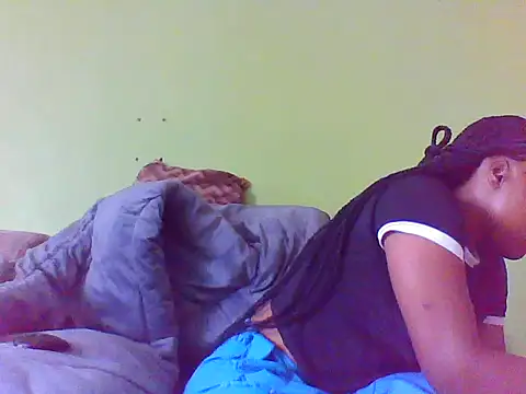 EBONYVANILLA02 online show from 10-17-25, 06:39