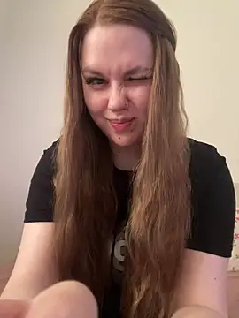 Snapshot of Marylallka5 chatting on 07-13-26, 02:38 Marylallka5 online show from 07-13-26, 02:38