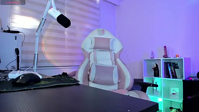 Gaby Miller22 online show from 09-25-25, 04:13