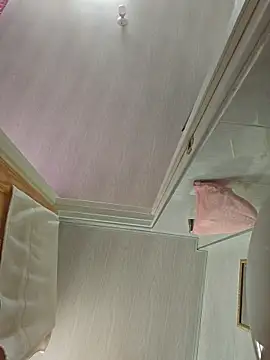 valery mora online show from 11-21-25, 06:18