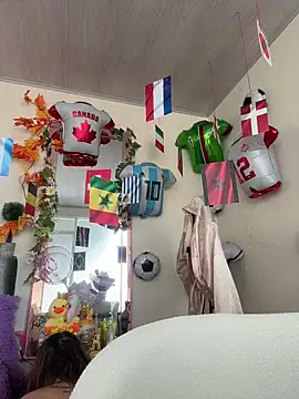 Snapshot of valery_mora chatting on 06-14-26, 05:47 valery mora online show from 06-14-26, 05:47