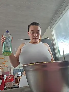 valery mora online show from 11-18-25, 05:16