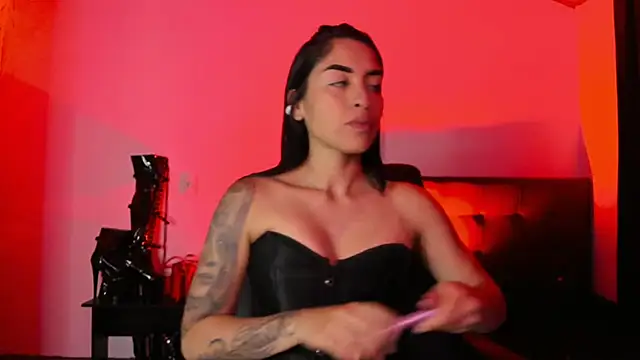 MistressVenena online show from 01-08-26, 01:33