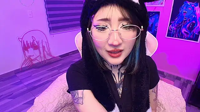 Snapshot of Miwa_violet chatting on 07-21-26, 03:20 Miwa violet online show from 07-21-26, 03:20