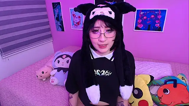 Miwa violet online show from 12-14-25, 02:07