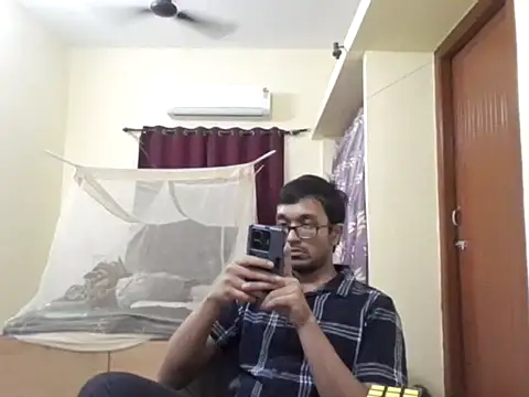 THE NAKED BOY online show from 01-08-26, 12:33