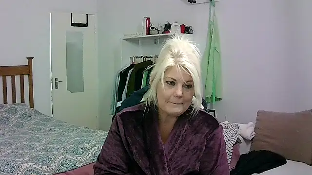 Miahotmilf online show from 05-09-26, 05:05