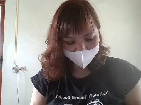 Snapshot of Angela-Eira chatting on 05-12-26, 06:43 Angela-Eira online show from 05-12-26, 06:43