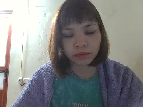 Angela-Eira online show from 10-31-25, 09:00