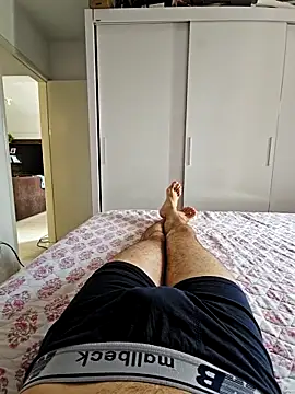 matheus387 online show from 10-27-25, 04:52