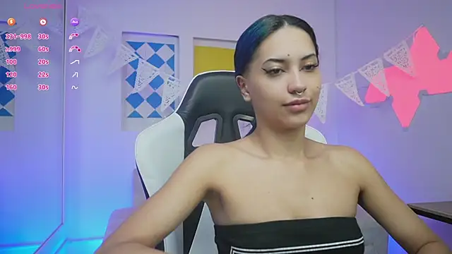 Snapshot of KayraOwen chatting on 10-06-25, 12:06 KayraOwen online show from 10-06-25, 12:06