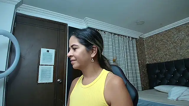 stella xue online show from 10-18-25, 09:17