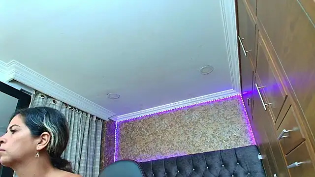 stella xue online show from 10-06-25, 08:42
