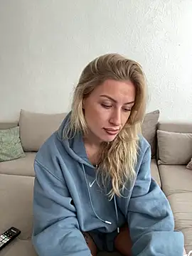 belle98 online show from 10-27-25, 01:34