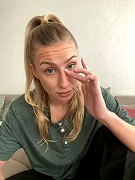 belle98 online show from 11-23-25, 01:21