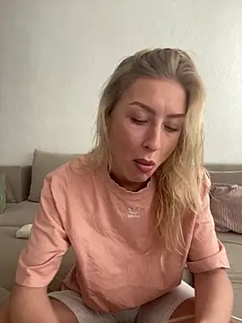 belle98 online show from 11-13-25, 12:42