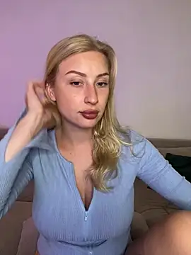 Snapshot of belle98 chatting on 07-09-26, 10:04 belle98 online show from 07-09-26, 10:04