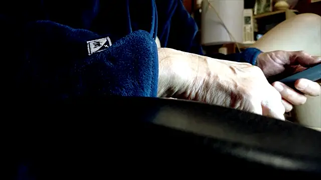 Snapshot of hidenyan02 chatting on 03-11-25, 08:08 hidenyan02 online show from 03-11-25, 08:08