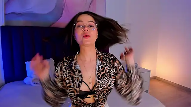 Kelly Cuutie online show from 04-04-26, 01:45