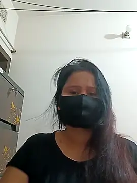 Snapshot of Tishani chatting on 03-18-25, 02:51 Tishani online show from 03-18-25, 02:51
