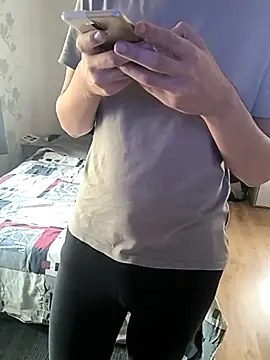 Snapshot of Naked_Ben chatting on 10-08-25, 10:50 Naked Ben online show from 10-08-25, 10:50