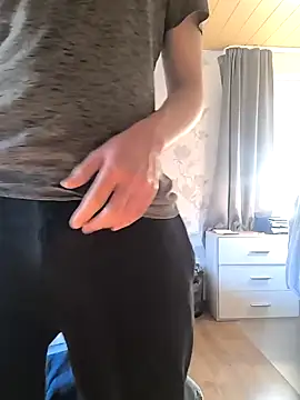 Snapshot of Naked_Ben chatting on 02-01-25, 01:41 Naked Ben online show from 02-01-25, 01:41