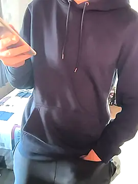 Snapshot of Naked_Ben chatting on 09-23-25, 02:57 Naked Ben online show from 09-23-25, 02:57