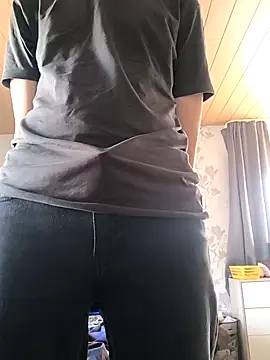 Snapshot of Naked_Ben chatting on 03-10-25, 03:20 Naked Ben online show from 03-10-25, 03:20