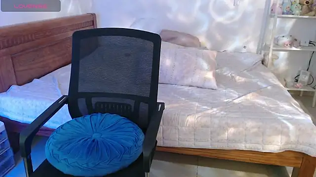 Baby Claraa online show from 04-10-26, 05:47