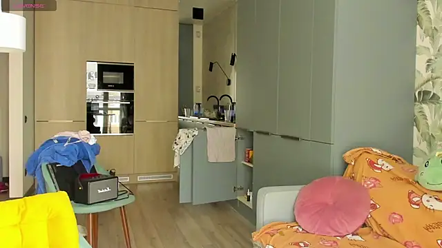 Lilith lutherlow online show from 10-04-25, 11:23