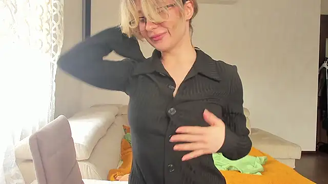 Lilith lutherlow online show from 05-31-26, 09:48