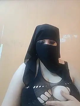 Snapshot of Dallou3a chatting on 06-21-26, 12:05 Dallou3a online show from 06-21-26, 12:05