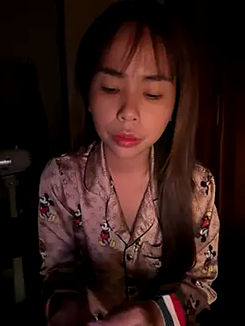 Snapshot of Samsam_567 chatting on 10-24-25, 04:39 Samsam 567 online show from 10-24-25, 04:39