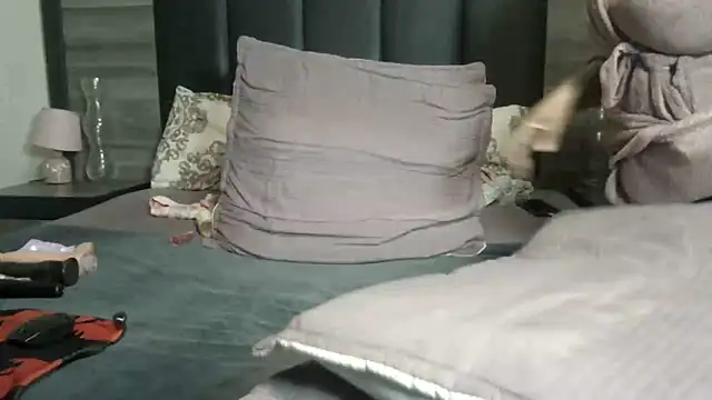 Snapshot of BigButt-MomJ75 chatting on 06-18-26, 01:26 BigButt-MomJ75 online show from 06-18-26, 01:26