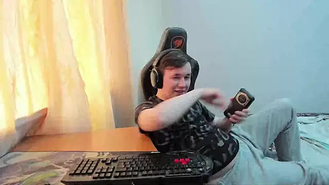 iliaskrislove online show from 06-12-26, 08:56