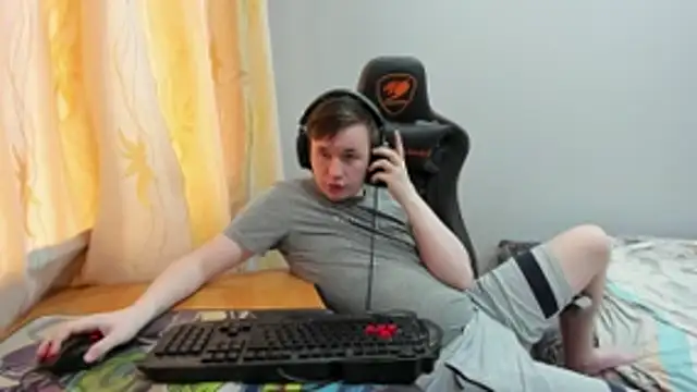 iliaskrislove online show from 06-15-26, 02:34