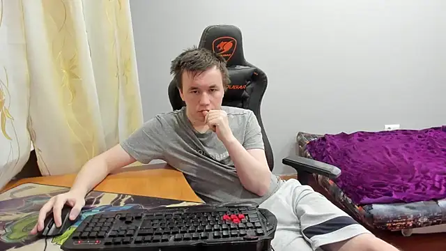 iliaskrislove online show from 12-15-25, 01:55