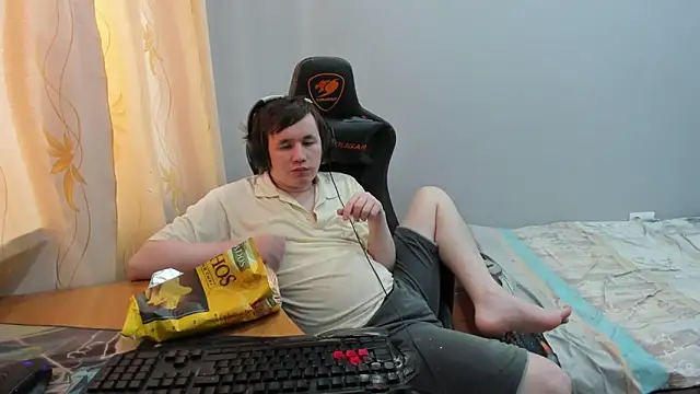 iliaskrislove online show from 03-12-26, 01:04