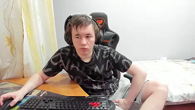 iliaskrislove online show from 02-09-26, 01:03