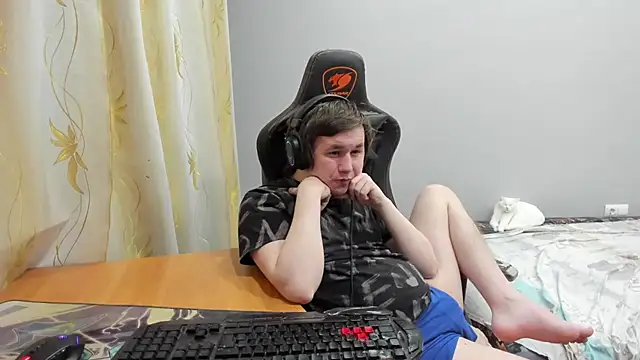 iliaskrislove online show from 04-05-26, 03:51