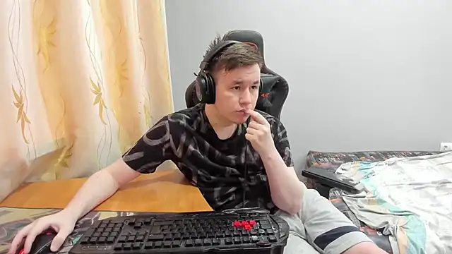 iliaskrislove online show from 04-29-26, 03:49