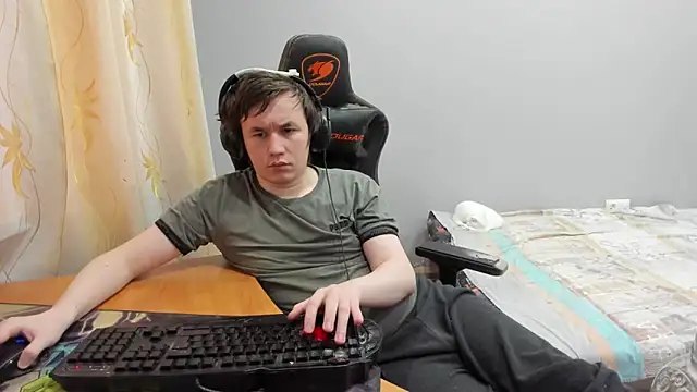 iliaskrislove online show from 03-08-26, 02:04