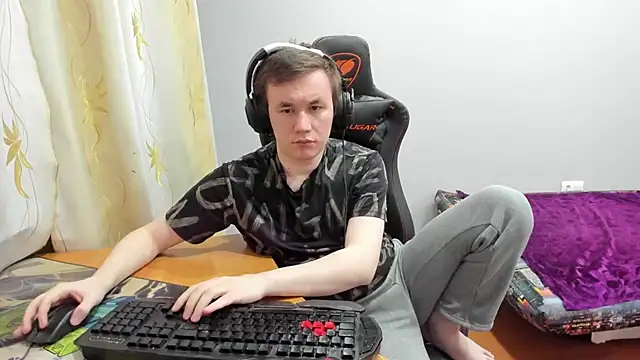 iliaskrislove online show from 12-22-25, 10:43