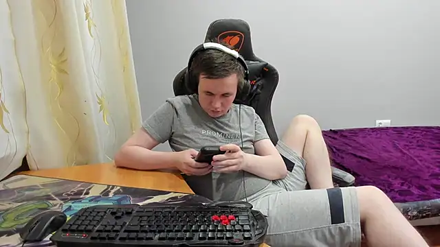 iliaskrislove online show from 12-16-25, 03:27