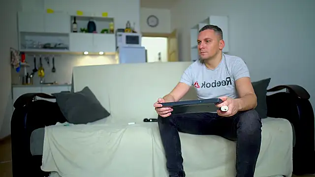 littlesweettifany online show from 11-27-25, 12:27