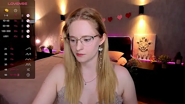 Aemilia  online show from 09-18-25, 08:39