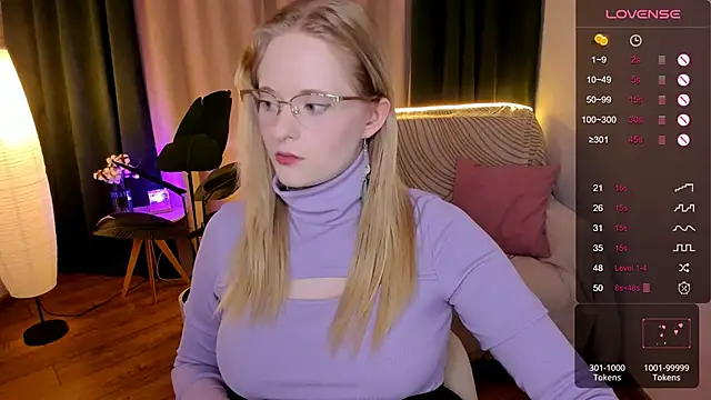 Aemilia  online show from 09-19-25, 08:29